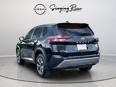 Certified 2023 Nissan Rogue SV FWD image 4