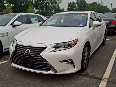 Used 2016 Lexus ES 350 w/ Navigation System Package FWD image 5