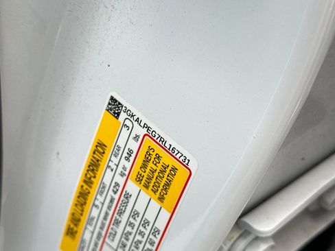 Used 2024 GMC Terrain SLT image 41