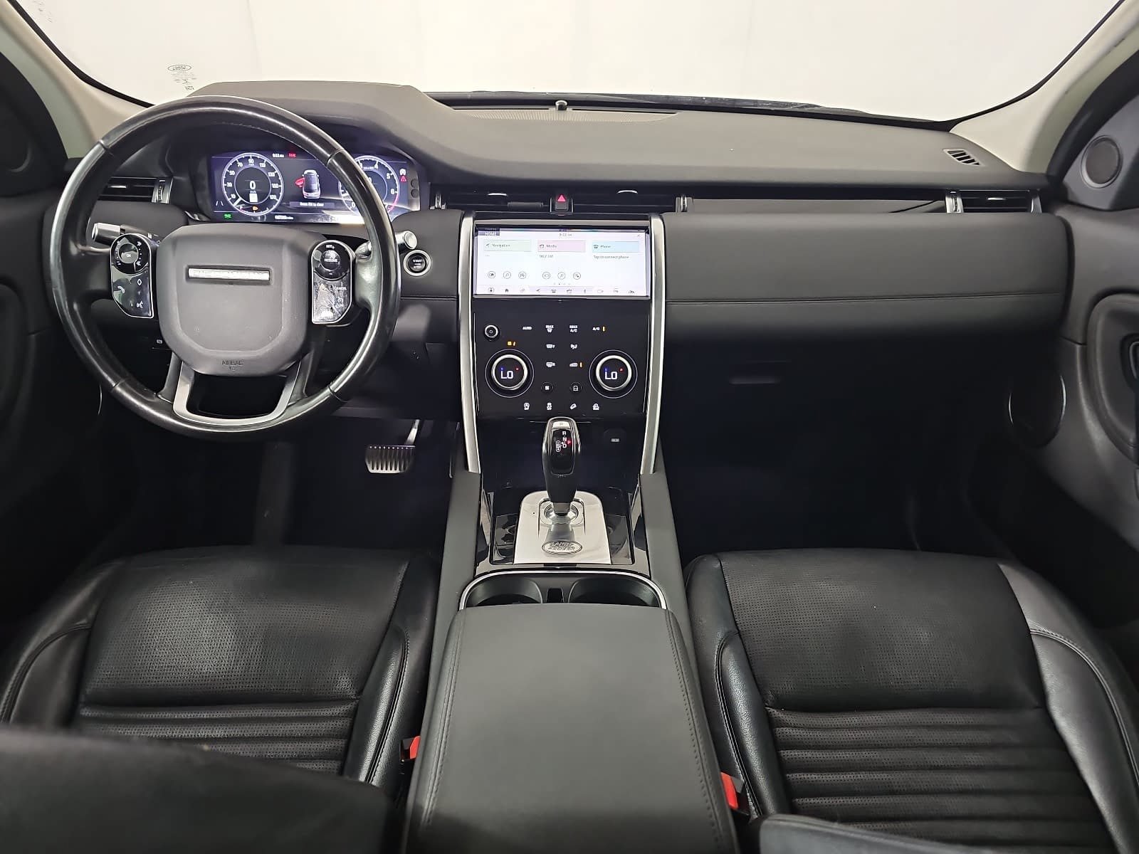 Used 2020 Land Rover Discovery Sport SE AWD/4WD image 11