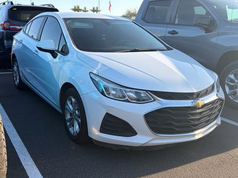 Used 2019 Chevrolet Cruze LS w/ LS Convenience Package image 2