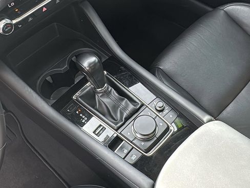 Used 2021 MAZDA MAZDA3 s image 19