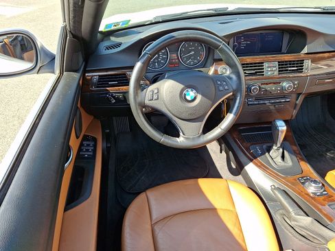 Used 2011 BMW 335i Convertible RWD image 12