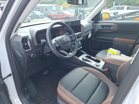 Used 2026 Ford Bronco Sport Outer Banks AWD/4WD image 9