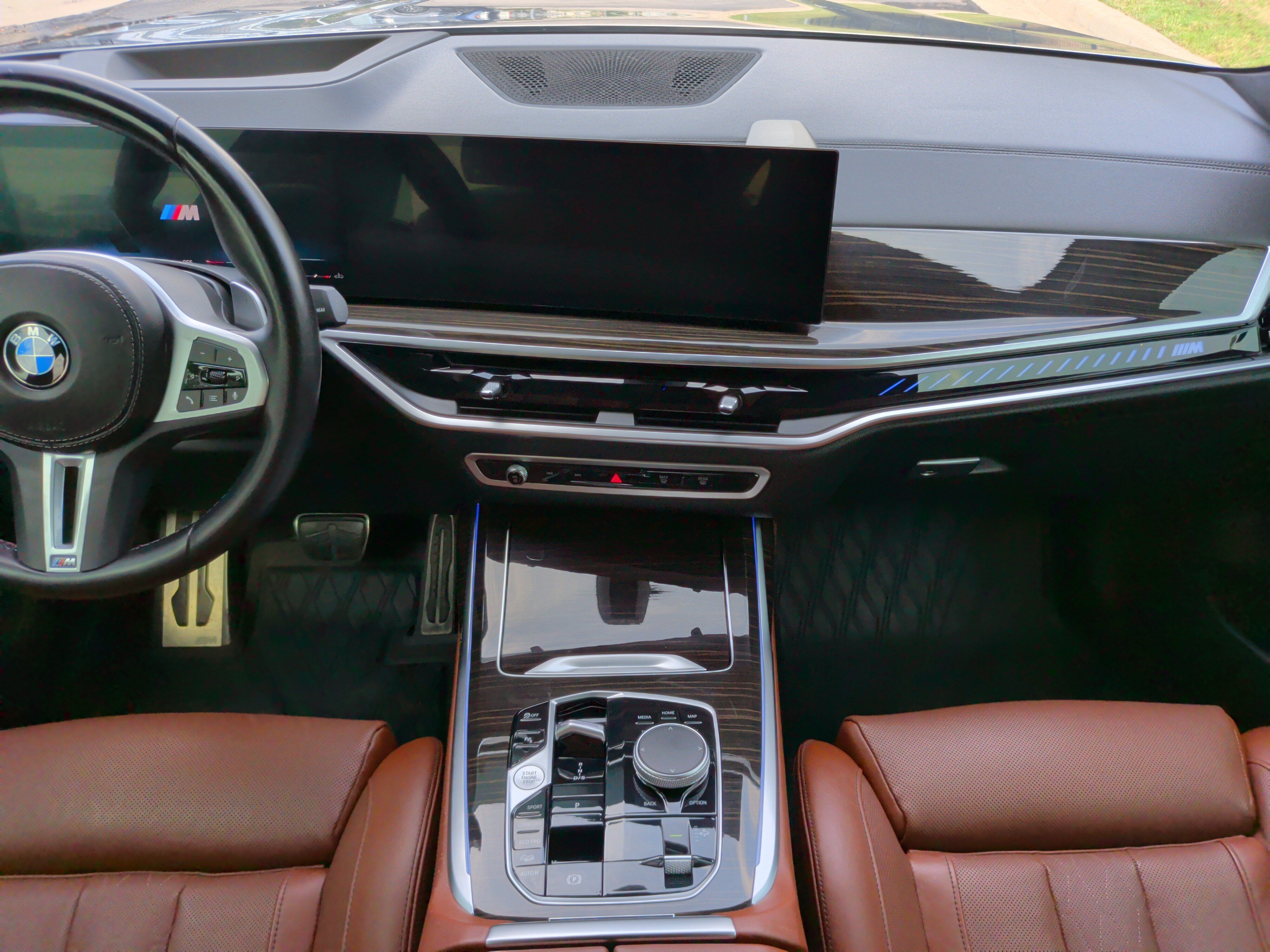 Certified 2024 BMW X7 M60i AWD/4WD image 36
