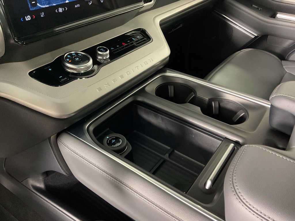 New 2027 Ford Expedition Active RWD image 20