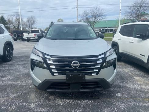 Used 2024 Nissan Rogue S AWD/4WD image 2