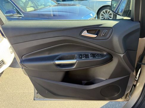 Used 2018 Ford Escape SE w/ Ford Safe & Smart Package image 21