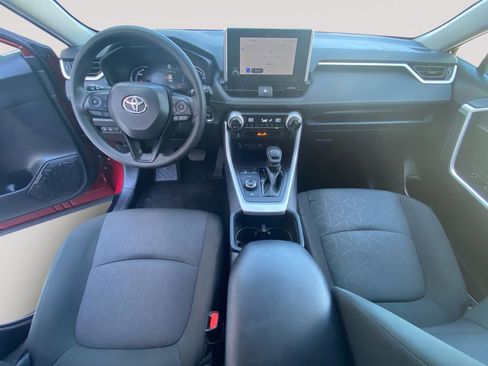 Used 2025 Toyota RAV4 XLE AWD/4WD image 10