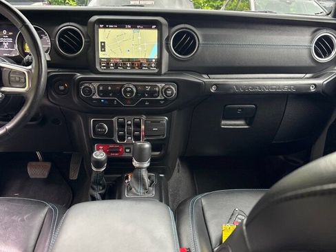 Used 2022 Jeep Wrangler Unlimited Rubicon 4xe w/ Cold Weather Group AWD/4WD image 13