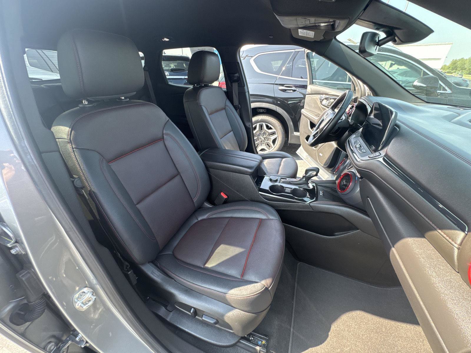 Used 2025 Chevrolet Blazer RS FWD image 18