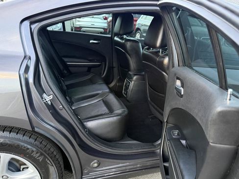 Used 2020 Dodge Charger SXT w/ Leather Interior Group RWD image 12