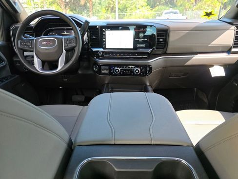 Used 2025 GMC Sierra 2500 SLT w/ SLT Convenience Package AWD/4WD image 5