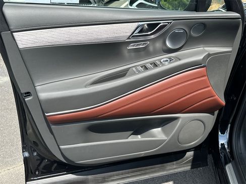 New 2025 Genesis GV80 3.5T Prestige image 10