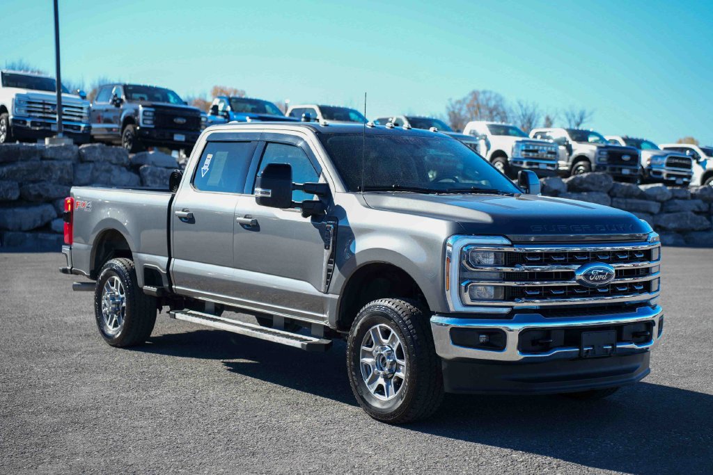 Used 2025 Ford F250 Lariat AWD/4WD image 3