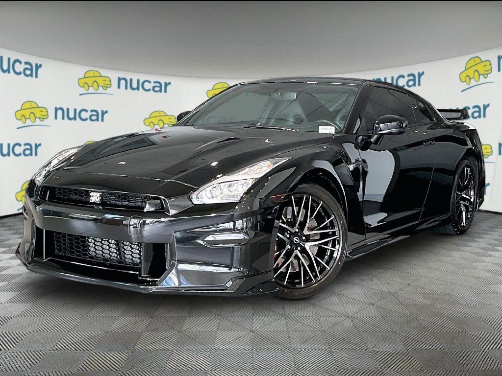 Used 2024 Nissan GT-R Premium w/ Premium Interior Package AWD/4WD image 3