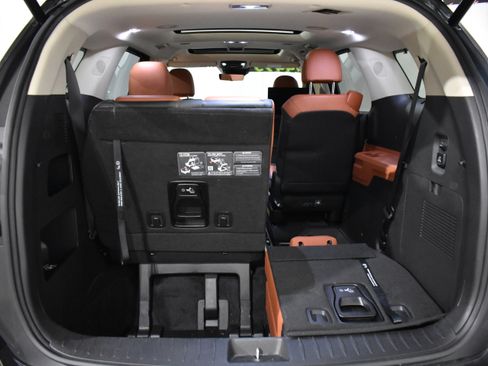 Used 2025 Kia Carnival SX Prestige image 37