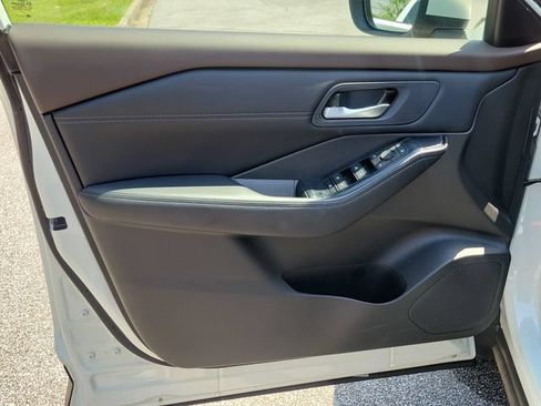 Certified 2023 Nissan Rogue SV w/ SV Premium B Package FWD image 10