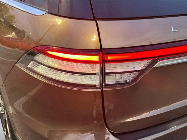 Used 2022 Lincoln Aviator Reserve w/ Equipment Group 201A AWD/4WD image 29