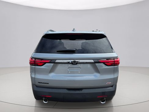 Used 2023 Chevrolet Traverse RS FWD image 3