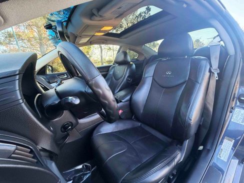 Used 2011 INFINITI G37 Journey w/ Premium Pkg image 17