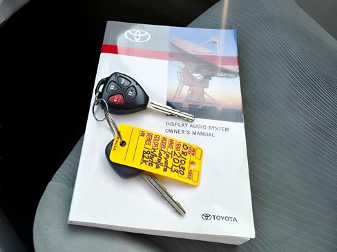 Used 2013 Toyota Corolla image 31