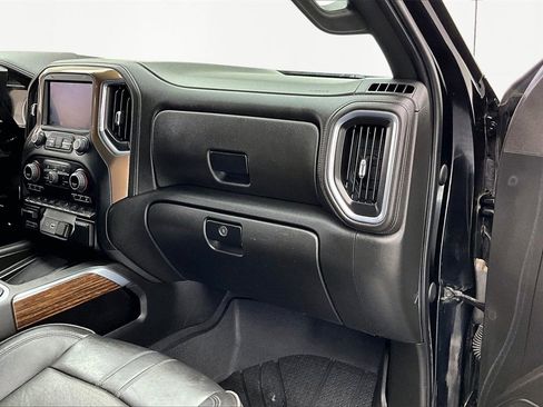 Used 2022 Chevrolet Silverado 1500 High Country w/ Technology Package image 17