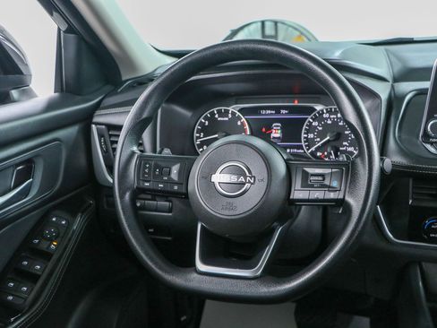 Used 2024 Nissan Rogue SV FWD image 12