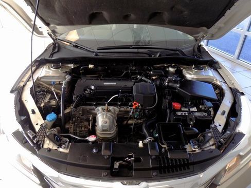 Used 2016 Honda Accord LX image 28
