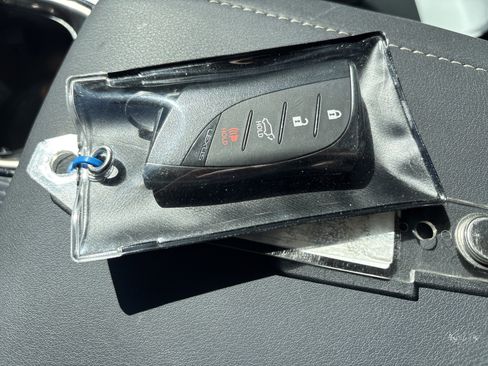 Used 2025 Lexus RX 500h F Sport image 35