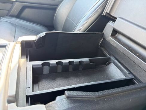 Used 2019 Ford F250 Lariat w/ Lariat Ultimate Package AWD/4WD image 30