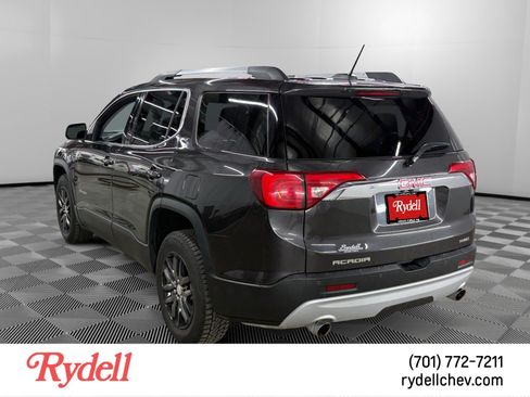 Used 2017 GMC Acadia SLT AWD/4WD image 3