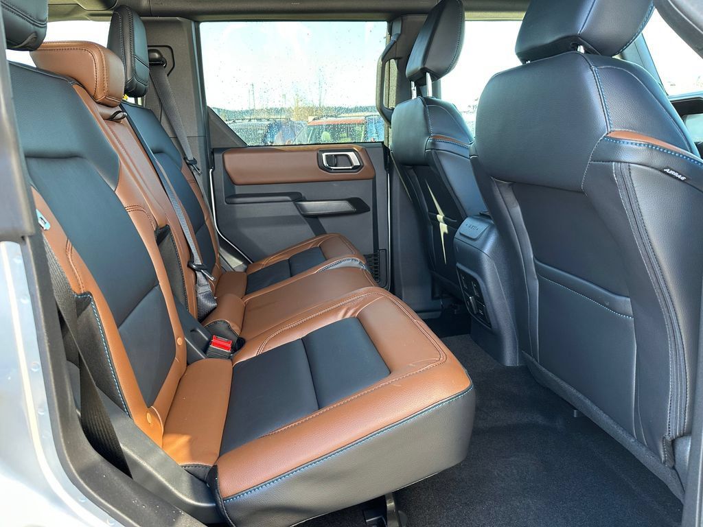 New 2024 Ford Bronco Outer Banks AWD/4WD image 11