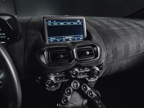 Used 2021 Aston Martin V8 Vantage Coupe image 43