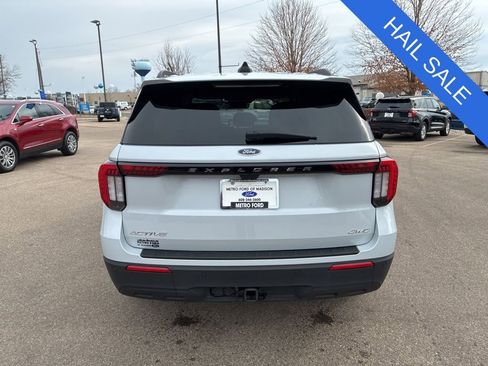 Used 2025 Ford Explorer Active AWD/4WD image 7