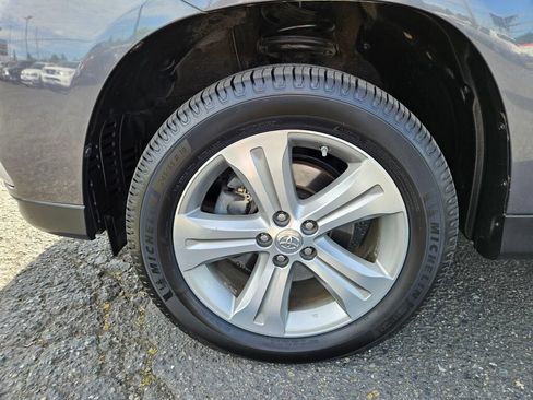 Used 2013 Toyota Highlander Limited AWD/4WD image 8