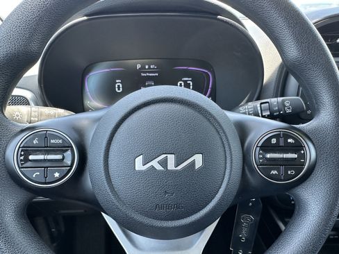 Certified 2025 Kia Soul LX w/ LX Technology Package FWD image 21