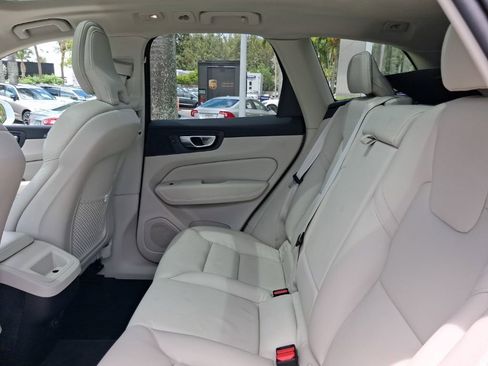 Used 2023 Volvo XC60 B5 Core w/ Protection Package Premier image 8