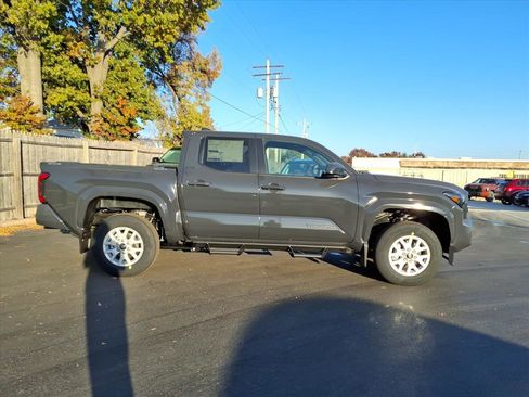 New 2025 Toyota Tacoma SR5 AWD/4WD image 11