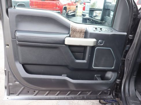 Used 2017 Ford F450 Lariat w/ Tow Technology Bundle image 30