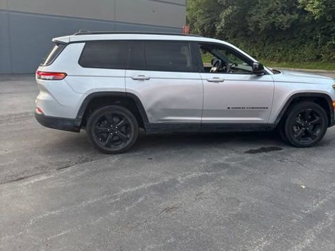 Used 2021 Jeep Grand Cherokee L Laredo AWD/4WD image 5
