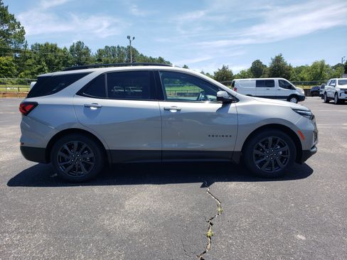 Used 2023 Chevrolet Equinox RS w/ RS Leather Package FWD image 5