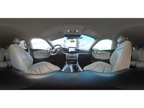 Used 2023 Ford Explorer XLT w/ Equipment Group 202A image 21