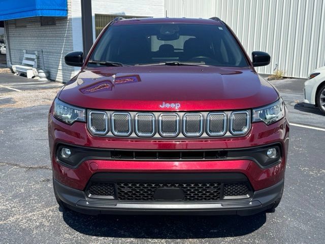 Used 2022 Jeep Compass Latitude AWD/4WD image 2