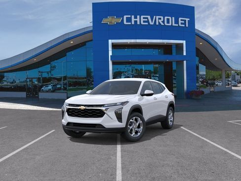 New 2026 Chevrolet Trax LS FWD image 32