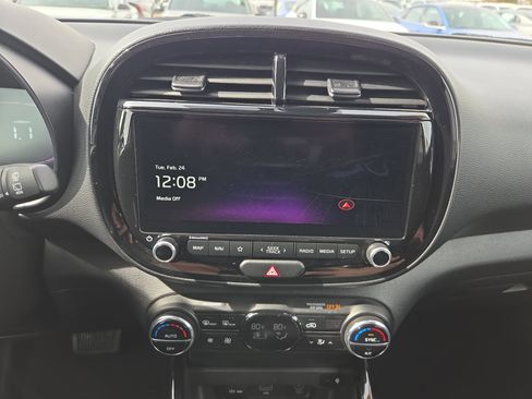 Used 2023 Kia Soul EX image 14