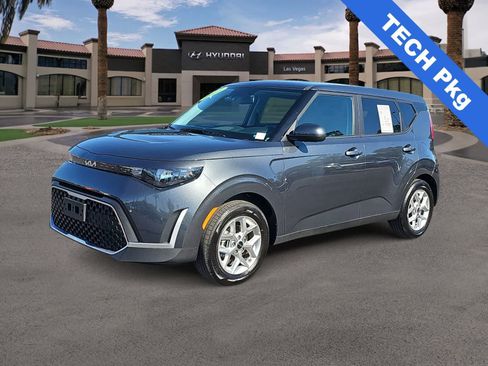 Used 2025 Kia Soul LX w/ LX Technology Package FWD image 4