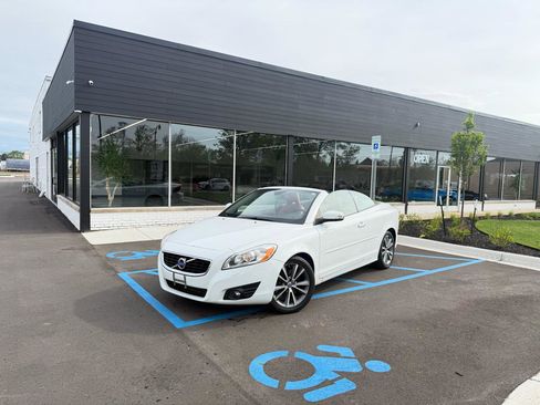 Used 2012 Volvo C70 T5 FWD image 1