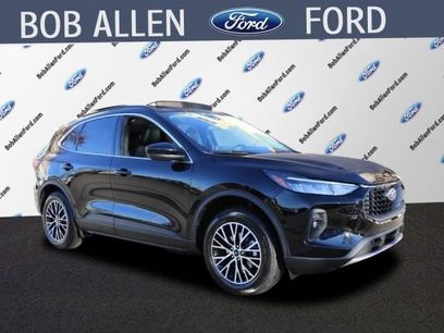 New 2025 Ford Escape SE