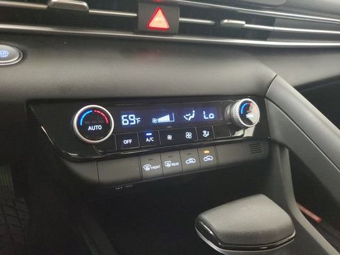 Used 2023 Hyundai Elantra SEL FWD image 27